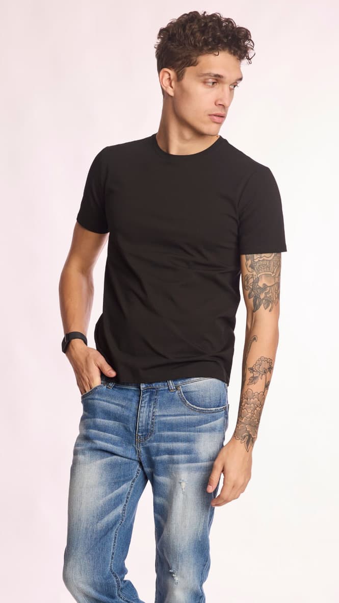 Casual black tee